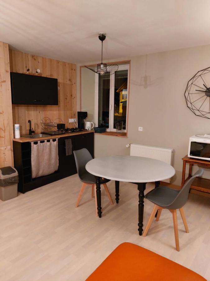 Studio Cosy De 2 A 4 Personnes Au Coeur Du Haut Doubs, Entre Les Lacs, Les Montagnes Et Les Vignobles Appartement Frasne Buitenkant foto